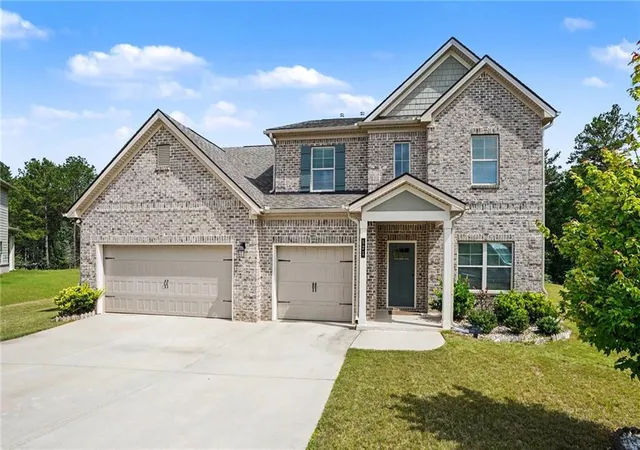 Photo 3 of Single family home for sale at 521 Redchurch Dr, Mcdonough, GA 30252 | MLS# 7796652 | Listing updated on 2026-08-26