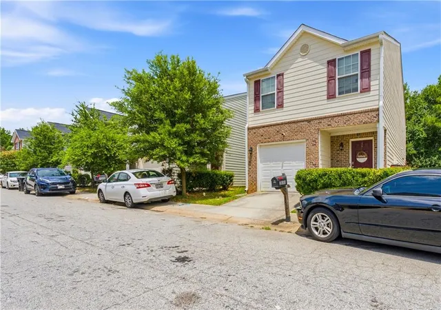 Photo 3 of Single family home for sale at 2088 Belmont Cir, Conyers, GA 30012 | MLS# 7804813 | Listing updated on 2026-07-17