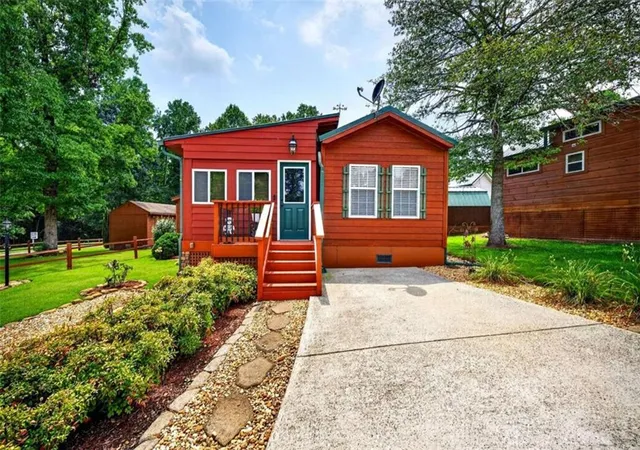 Photo 2 of Sale Pending at 19 Wapiti Ln, Cleveland, GA 30528 | MLS# 7814483 | Listing updated on 2026-09-20