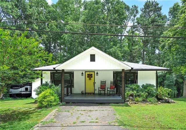 2nd image of 62 Valley View Dr, Cartersville, GA 30120 | MLS# 7793481