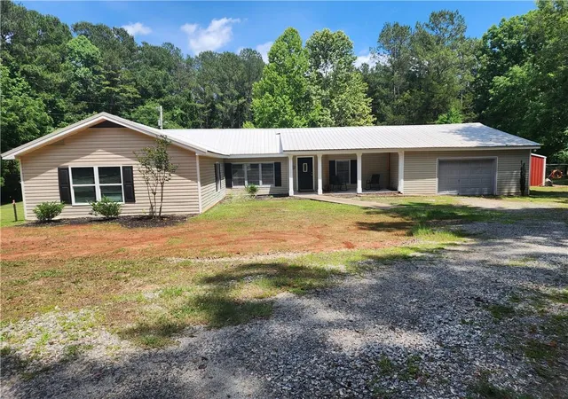 Photo 3 of Sale Pending at 1500 Davis Academy Rd, Madison, GA 30650 | MLS# 7779613 | Listing updated on 2026-08-10