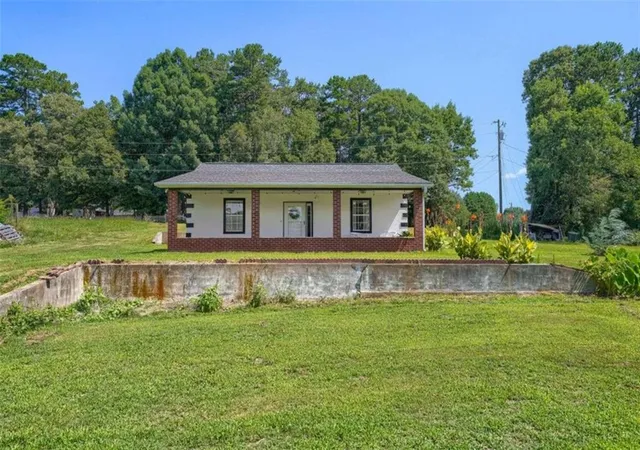 1st image of 5765 Crow Dr, Cumming, GA 30041 | MLS# 7802774