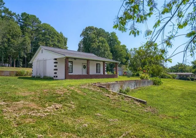 2nd image of 5765 Crow Dr, Cumming, GA 30041 | MLS# 7802774