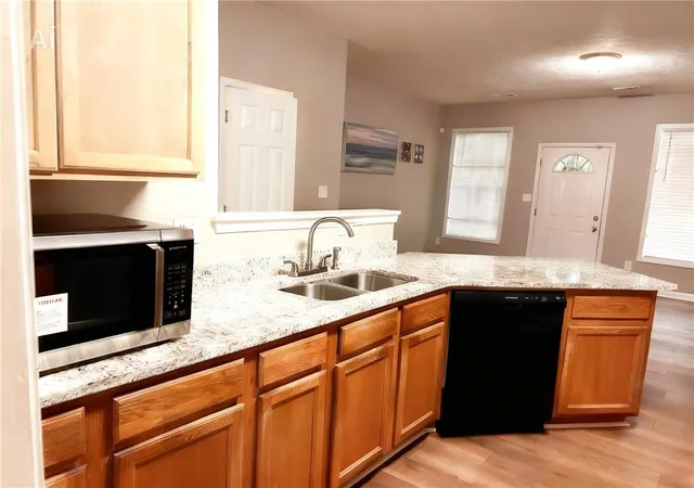 Photo 4 of Townhouse for sale at 4852 Hairston Park Sq, Stone Mountain, GA 30083 | MLS# 7809673 | Listing updated on 2026-08-30