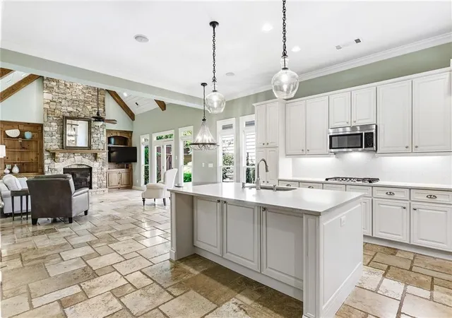 Photo 2 of Sale Pending at 2901 Gateland Sq, Marietta, GA 30062 | MLS# 7747037 | Listing updated on 2026-10-02