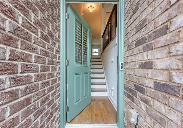 2nd image of 2128 Olde Georgian Ter, Atlanta, GA 30318 | MLS# 7812543