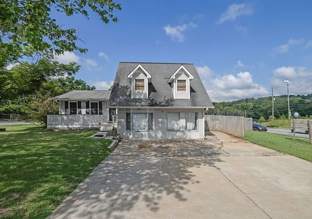 Photo 1 of Sale Pending at 202 Mill Crk Rd, Woodstock, GA 30188 | MLS# 7805258 | Listing updated on 2026-08-29