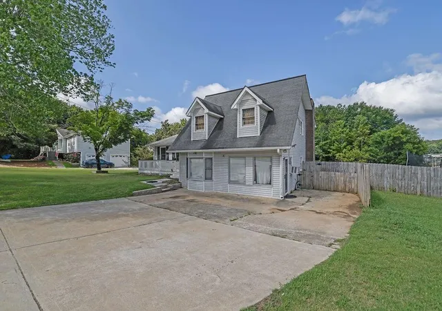 Photo 2 of Sale Pending at 202 Mill Crk Rd, Woodstock, GA 30188 | MLS# 7805258 | Listing updated on 2026-08-29