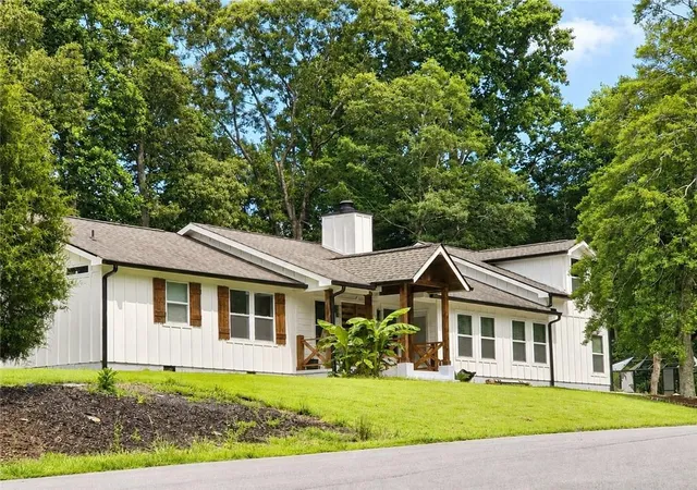 1st image of 2820 Lullwater Dr, Gainesville, GA 30506 | MLS# 7786248