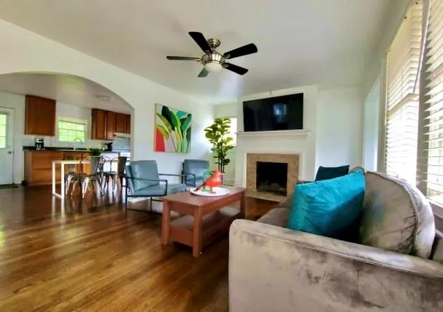2nd image of 1267 Holly St Nw, Atlanta, GA 30318 | MLS# 7764018