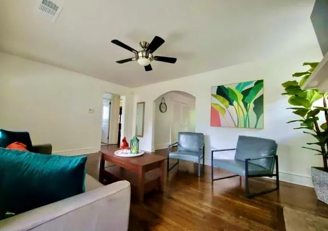 3rd image of 1267 Holly St Nw, Atlanta, GA 30318 | MLS# 7764018