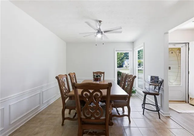 Homes for sale in Flowery Branch, GA | 5603 Newberry Point Dr, Flowery Branch, GA 30542 | MLS# 7787840