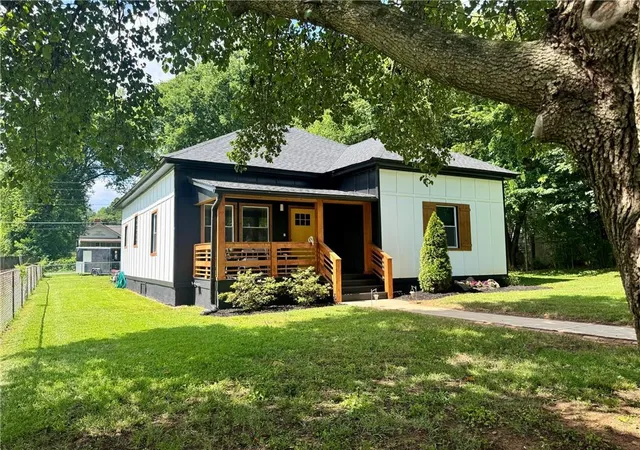 Homes for sale in Cartersville, GA | 16 Allweather St, Cartersville, GA 30120 | MLS# 7796584