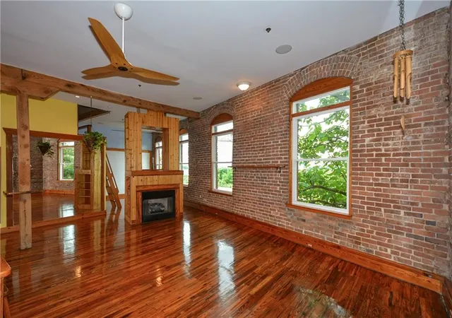 Condominium at 350 Peters St Sw #15, Atlanta, GA 30313 | MLS# 5857892 | | Sold on 2017-06-23