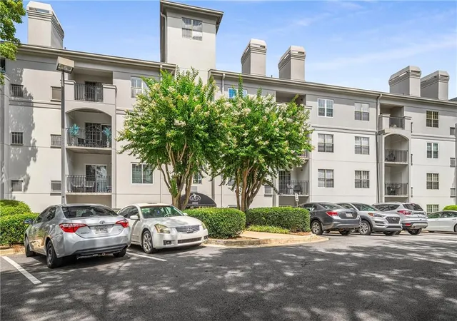 Listing Photo 2 - Condo for sale in building located at 970 Sidney Marcus Blvd Ne, Atlanta, GA 30324 - Unit #2211
