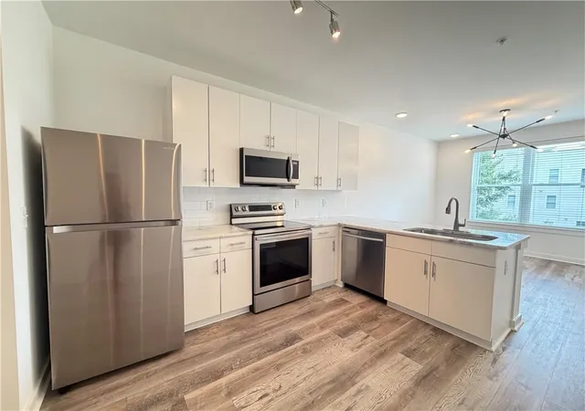 Photo 4 of Condo for sale at 525 Parkway Dr NE #417, Atlanta, GA 30308 | MLS# 7810232 | Listing updated on 2026-08-16