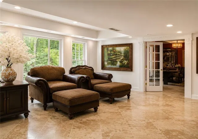 Photo 4 of Sale Pending at 2125 River Fls Dr, Roswell, GA 30076 | MLS# 7795920 | Listing updated on 2026-08-23