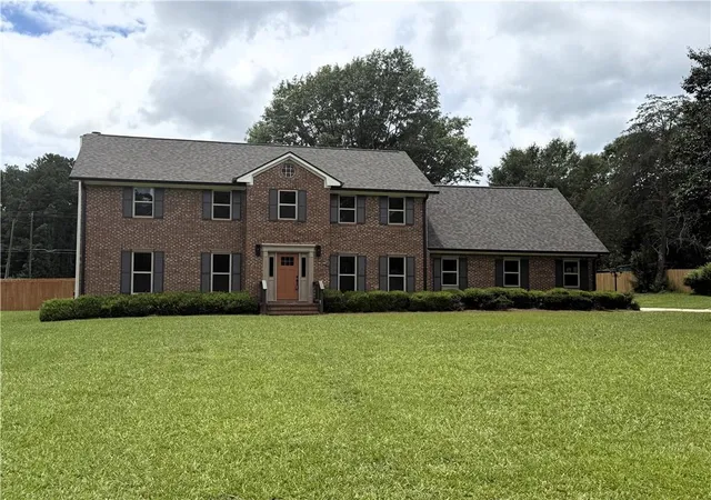 Photo 2 of Sale Pending at 910 Kite Lake Trl, Fayetteville, GA 30214 | MLS# 7755544 | Listing updated on 2026-08-23