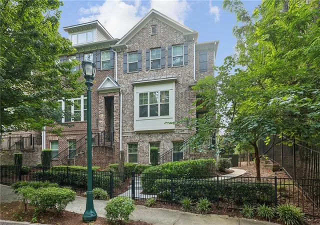 Photo 2 of Sale Pending at 4228 Townsend Ln, Atlanta, GA 30346 | MLS# 7801086 | Listing updated on 2026-08-28