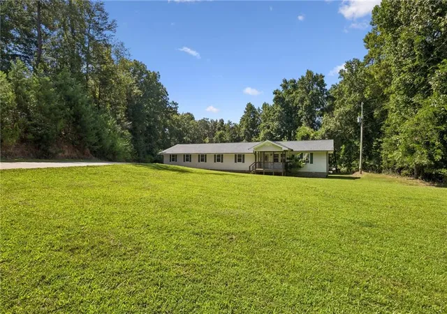 Photo 2 of Single family home for sale at 6113 Grant Ford Rd, Gainesville, GA 30506 | MLS# 7828887 | Listing updated on 2026-09-12