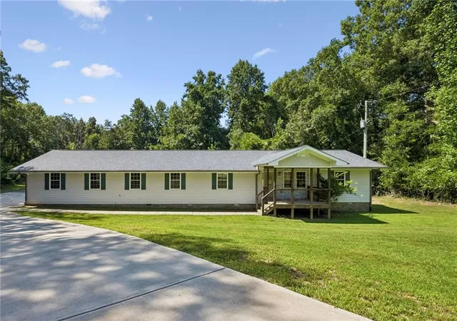 Photo 2 of Single family home for sale at 6113 Grant Ford Rd, Gainesville, GA 30506 | MLS# 7828887 | Listing updated on 2026-09-12