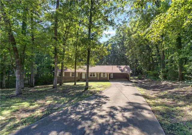 Photo 2 of Sale Pending at 3970 N Martin Way, Lithia Springs, GA 30122 | MLS# 7807133 | Listing updated on 2026-09-14