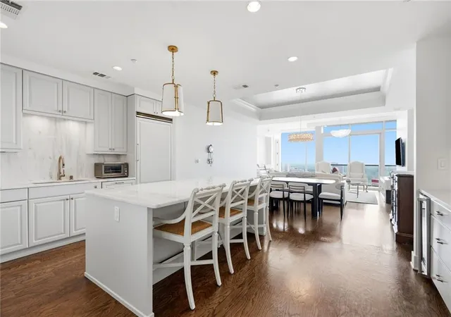 Photo 2 of Condo for sale at 3630 Peachtree Rd NE #2302, Atlanta, GA 30326 | MLS# 7809277 | Listing updated on 2026-09-11