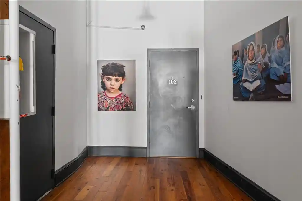 Listing Photo 2 - Condo for sale in 161 Mangum St Sw located at 161 Mangum St Sw, Atlanta, GA 30313 - Unit #102