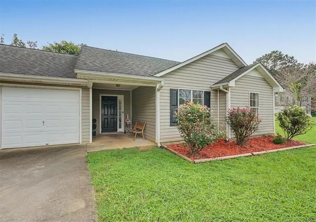 2nd image of 28 Autumn Ridge Dr, Euharlee, GA 30145 | MLS# 7818363