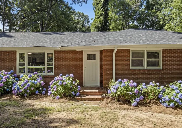 2nd image of 187 Hilltop St, Cleveland, GA 30528 | MLS# 7825158