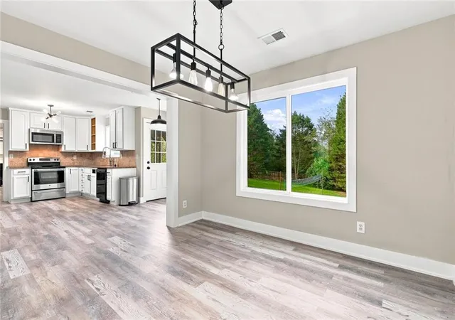 4th image of 1080 Big Haynes Dr, Grayson, GA 30017 | MLS# 7822575