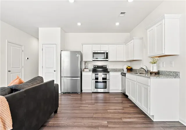 4th image of 1052 Paddington Dr, Cartersville, GA 30120 | MLS# 7815472
