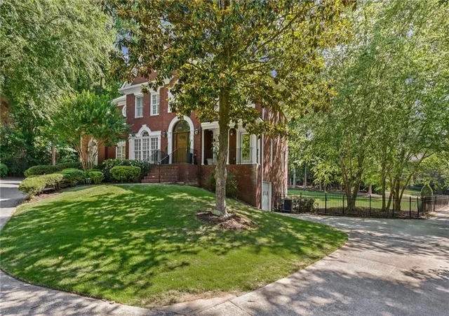 Photo 3 of Single family home for sale at 1529 Richard Stokes Dr, Decatur, GA 30033 | MLS# 7773708 | Listing updated on 2026-07-15