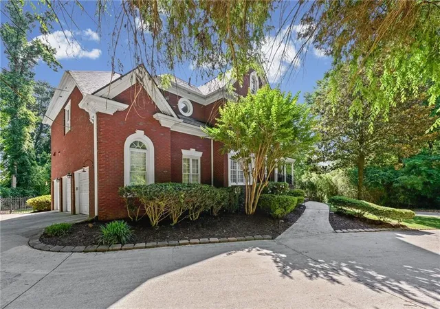 Photo 3 of Single family home for sale at 1529 Richard Stokes Dr, Decatur, GA 30033 | MLS# 7773708 | Listing updated on 2026-07-15