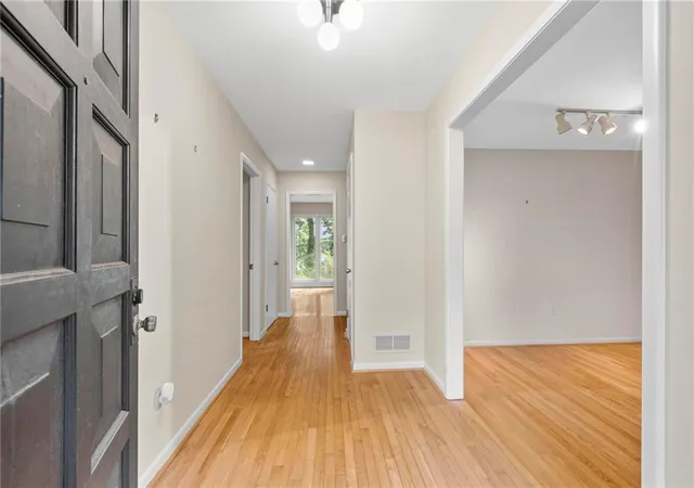 4th image of 4930 Twin Branches Wy, Atlanta, GA 30338 | MLS# 7813926