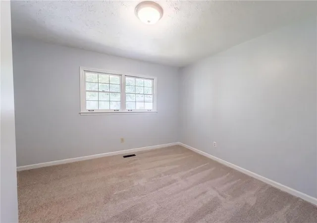 Photo 3 of Sale Pending at 3318 Ben Hl St SW, Marietta, GA 30008 | MLS# 7822047 | Listing updated on 2026-09-12