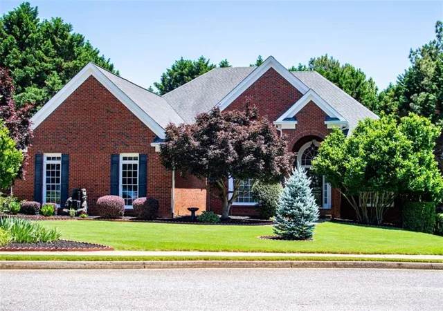 Photo 2 of Single family home for sale at 303 Ivy Brk Ct, Alpharetta, GA 30004 | MLS# 7793070 | Listing updated on 2026-08-30