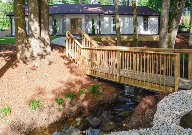 3rd image of 776 Fairfield Dr, Marietta, GA 30068 | MLS# 7786543