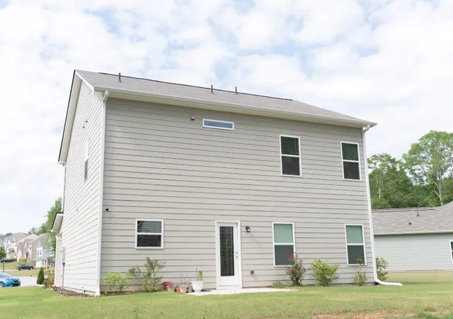 Photo 4 of Single family home for sale at 1512 Cragston Dr, Winder, GA 30680 | MLS# 7770387 | Listing updated on 2026-05-16