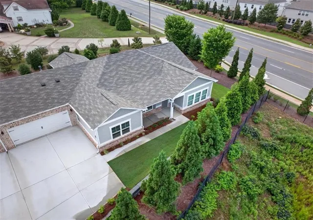 Photo 3 of Townhouse for sale at 3800 Shelleydale Dr, Powder Springs, GA 30127 | MLS# 7808446 | Listing updated on 2026-09-01
