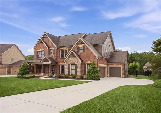 Photo 2 of Single family home for sale at 1884 Granite Hl Ct, Hoschton, GA 30548 | MLS# 7768577 | Listing updated on 2026-08-31