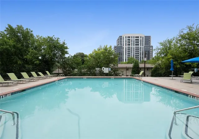 2nd image of 2479 Peachtree Rd Ne, Atlanta, GA 30305