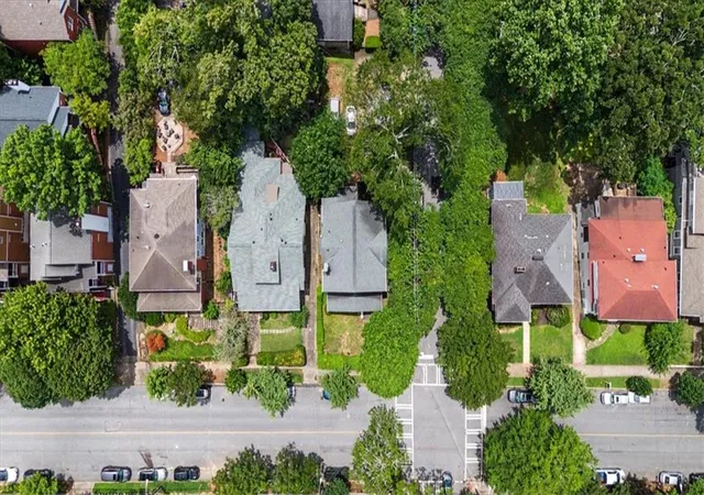 Photo 4 of Sale Pending at 811 Saint Charles Ave NE, Atlanta, GA 30306 | MLS# 7791886 | Listing updated on 2026-10-27