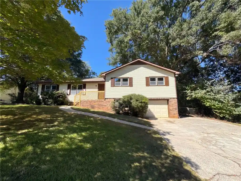 Single family home for sale at 207 Mayflower Dr, Woodstock, GA 30188 | MLS# 7861540