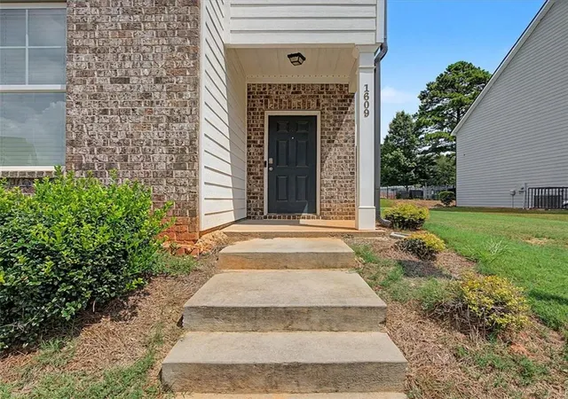 Photo 3 of Single family home for sale at 1609 Meadow Xing, Atlanta, GA 30344 | MLS# 7820193 | Listing updated on 2026-09-08