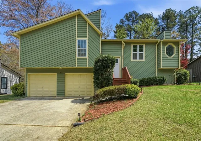 Photo 3 of Single family home for sale at 2995 Withers Way SW, Marietta, GA 30064 | MLS# 7709305 | Listing updated on 2026-08-30