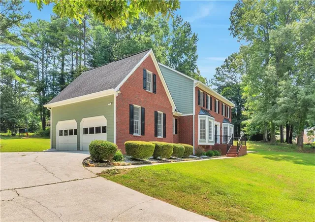 2nd image of 1448 Red Fox Run Sw, Lilburn, GA 30047 | MLS# 7800492