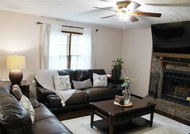Photo 3 of Sale Pending at 503 Little River Ct, Woodstock, GA 30189 | MLS# 7822724 | Listing updated on 2026-09-10