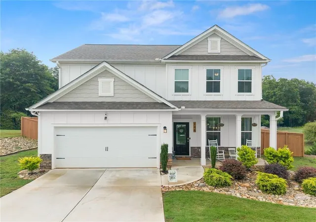 Homes for sale in Cornelia, GA | 146 Waterford Cir, Cornelia, GA 30531 | MLS# 7776783
