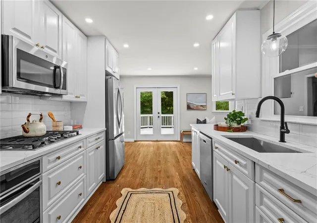 Photo 4 of Sale Pending at 2875 Greenbush Pl Ne, Atlanta, GA 30345 | MLS# 7827281 | Listing updated on 2026-09-12